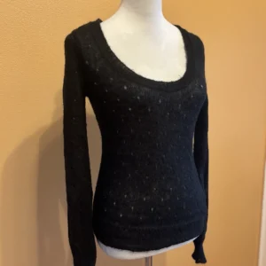 Womens clothing: Long sleeve sweater for women, womens size 4, Black sweater